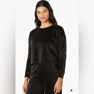 NWT - Beyond Yoga Brushed Up Pullover Black XS